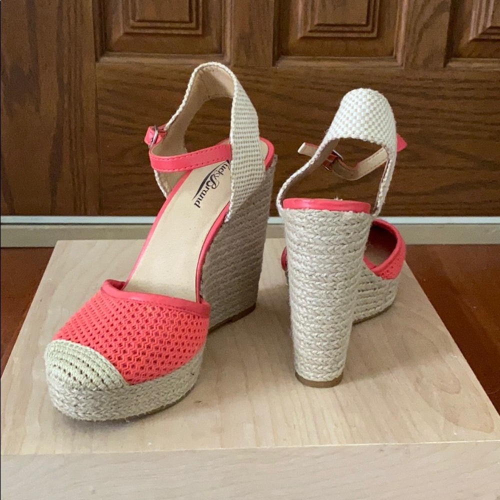Lucky Brand Size 7 wedges